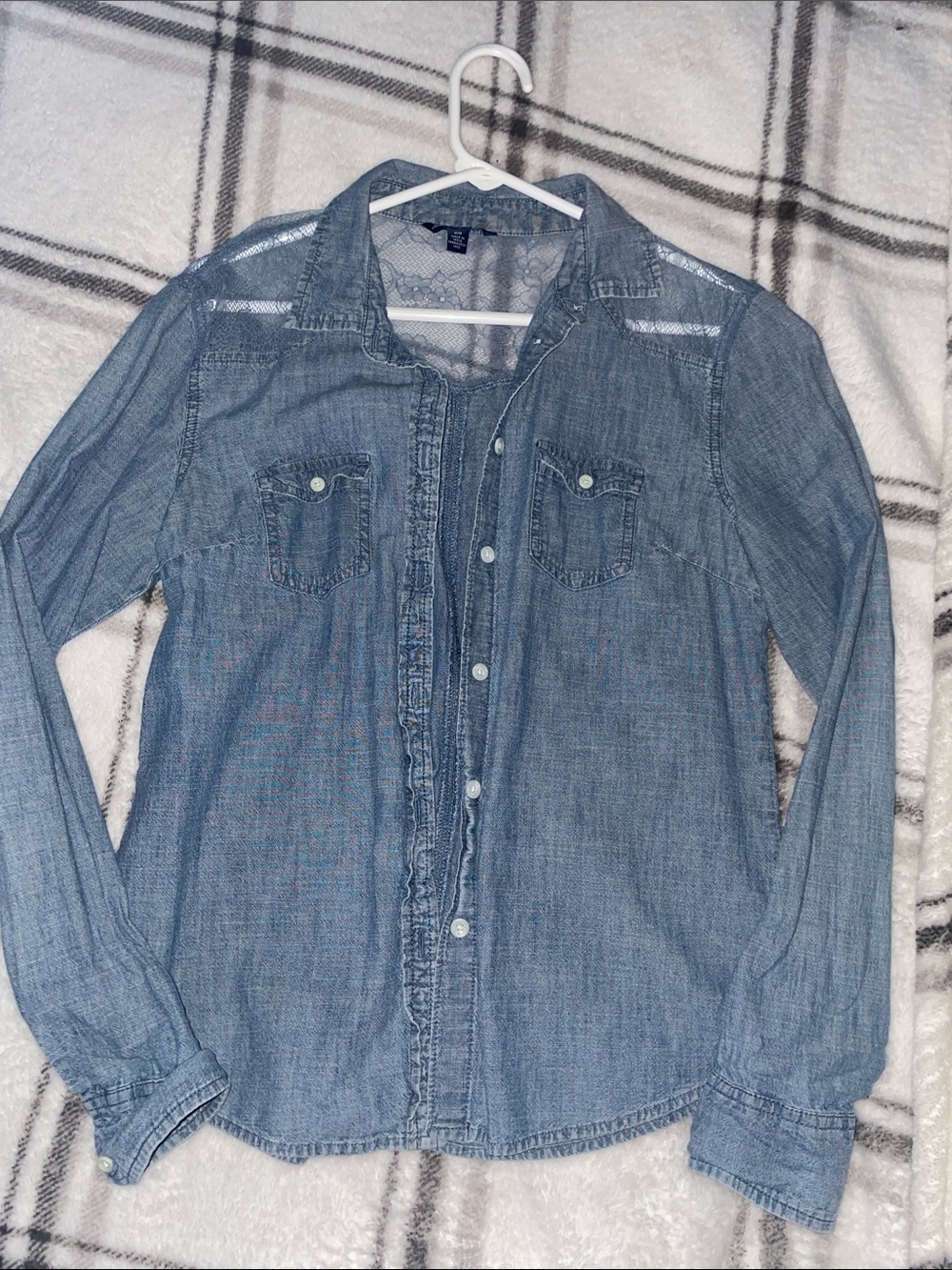 American Eagle Light Blue Denim Button-Down Shirt - Casual Long Sleeve
